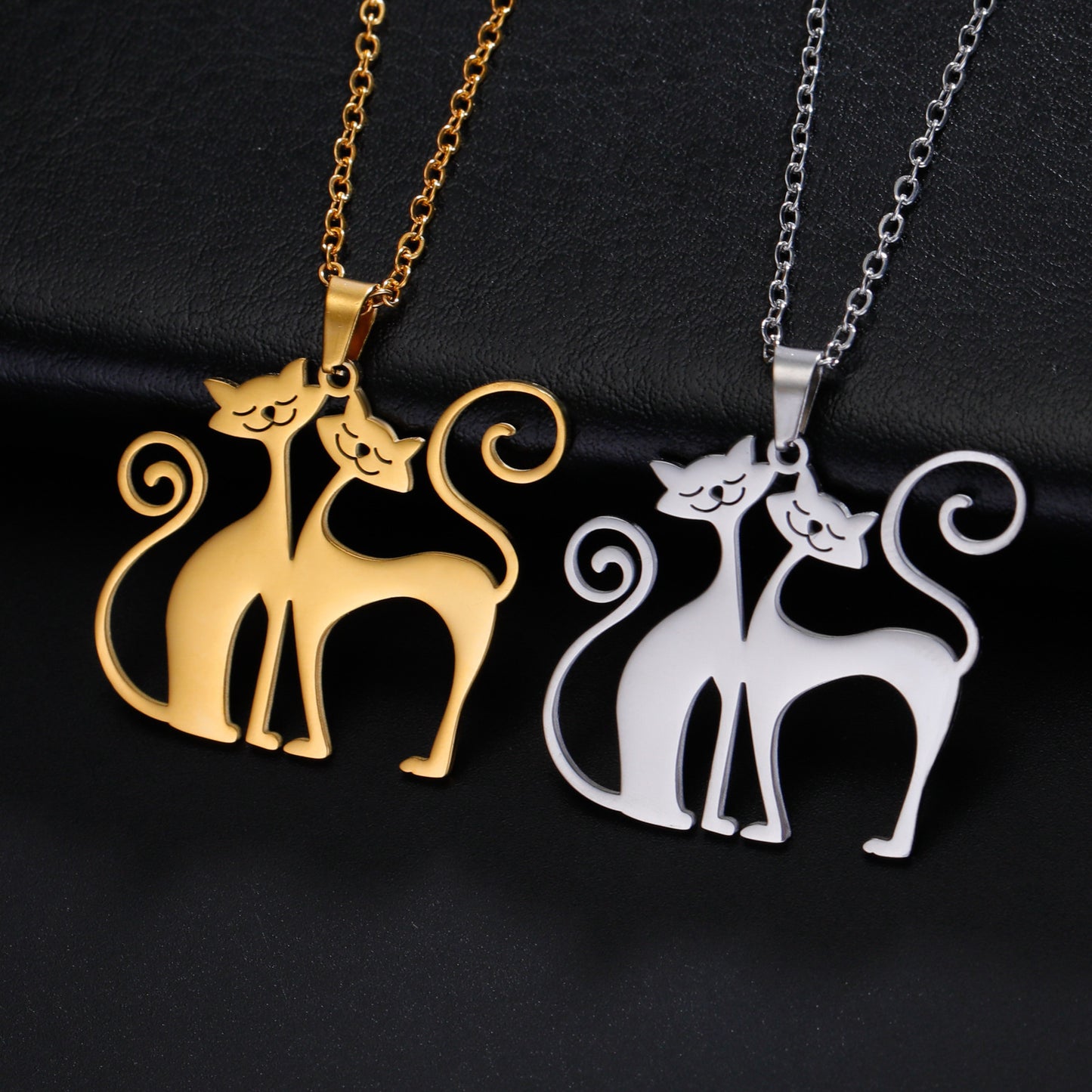 Cute Cartoon Glossy Hollow-Out Intimate Cat Pendant Necklace – Adorable and Stylish