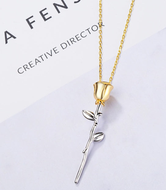 Elegant Ladies Rose Flower Necklace – Timeless Floral Jewelry