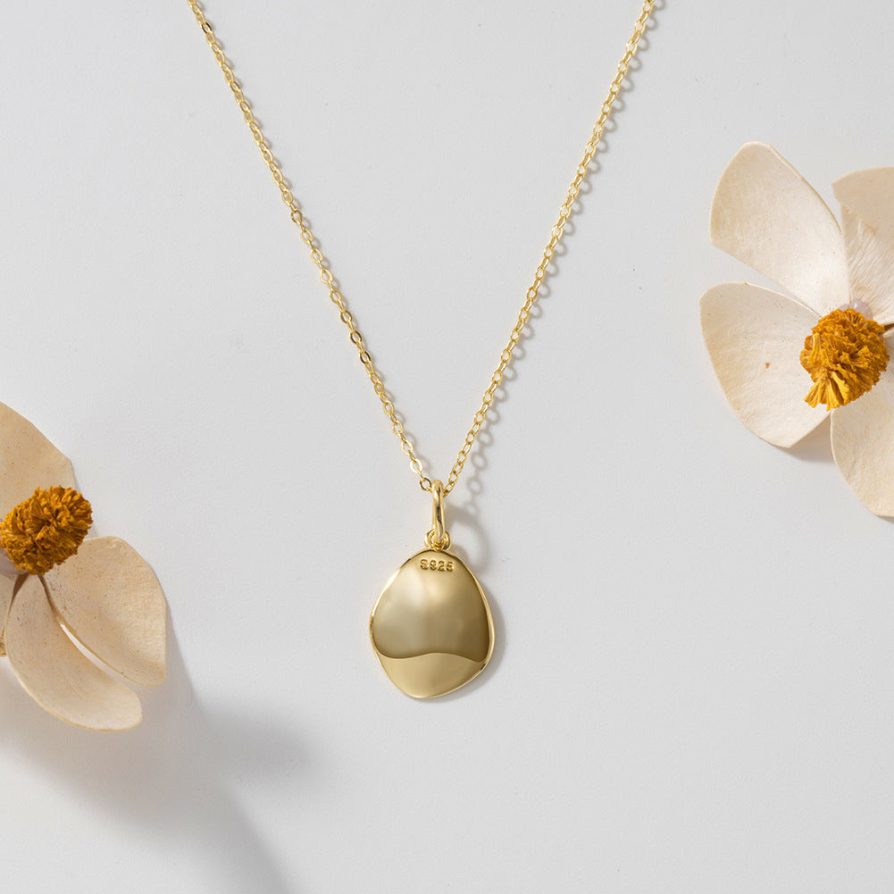 Birth Flower Irregular Pendant Necklace – Unique and Personalized Floral Jewelry