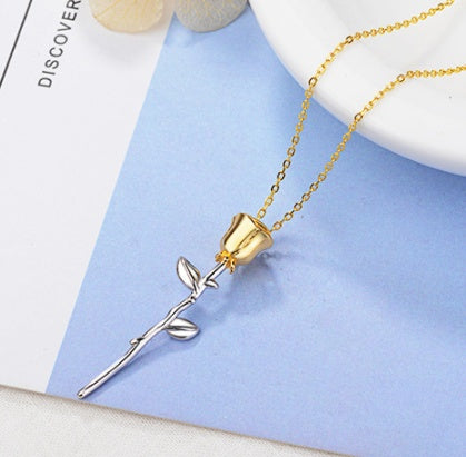 Elegant Ladies Rose Flower Necklace – Timeless Floral Jewelry