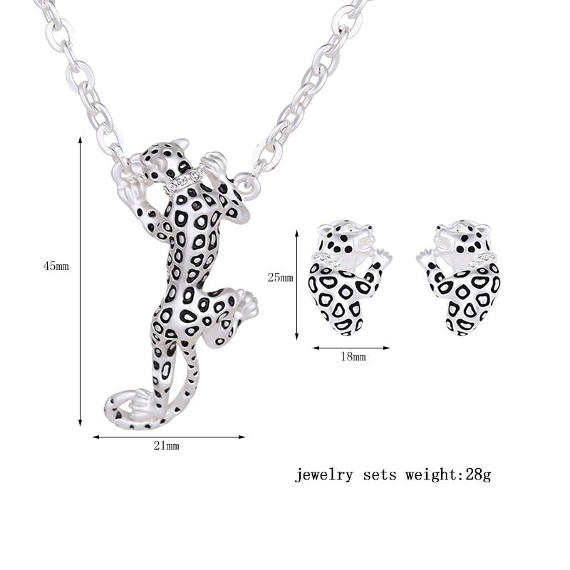 Gold/Silver Leopard Diamond-Studded Necklace and Earrings Set – Bold and Elegant Jewelry