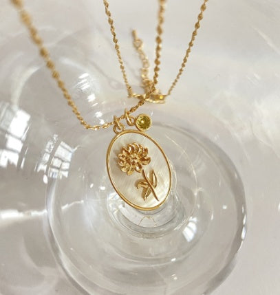 Vintage Birth Flower Oval Pearl Necklace with Birthstone – Timeless and Personalized Elegance